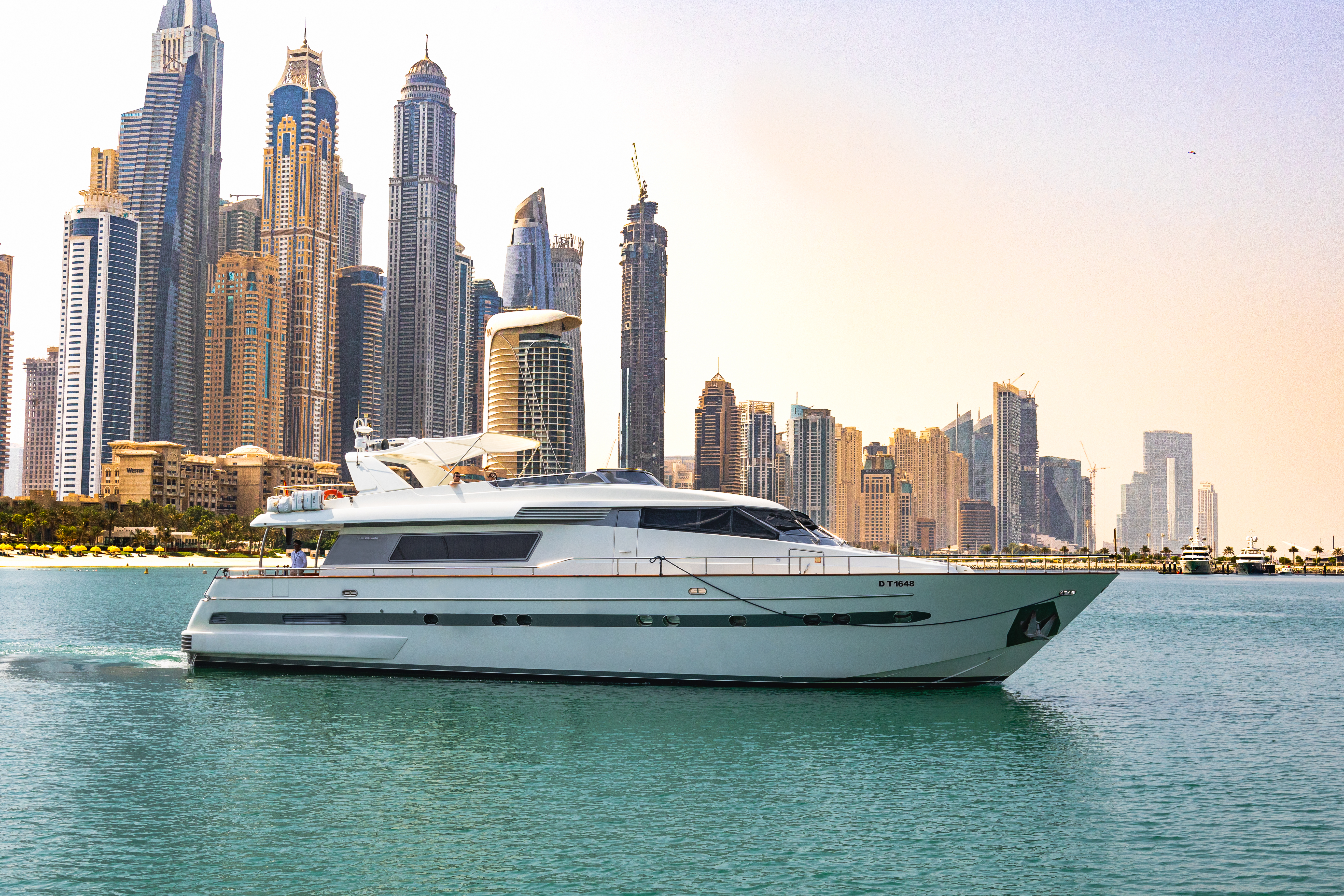 82ft SanLorenzo Yacht